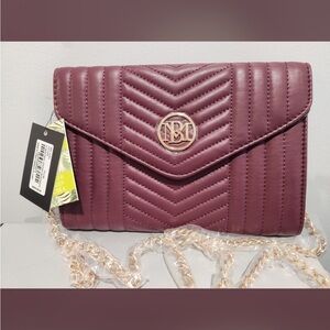 BADGLEY MISCHKA CHEVRON QUILTED CONVERTIBLE CROSSBODY BAG WINE New